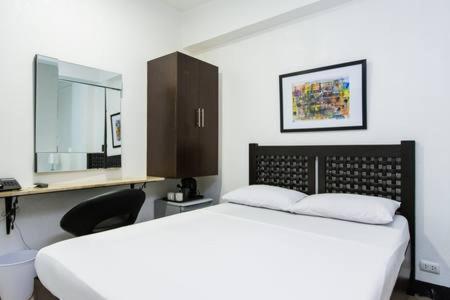 San Agustin Residences Makati City Bagian luar foto