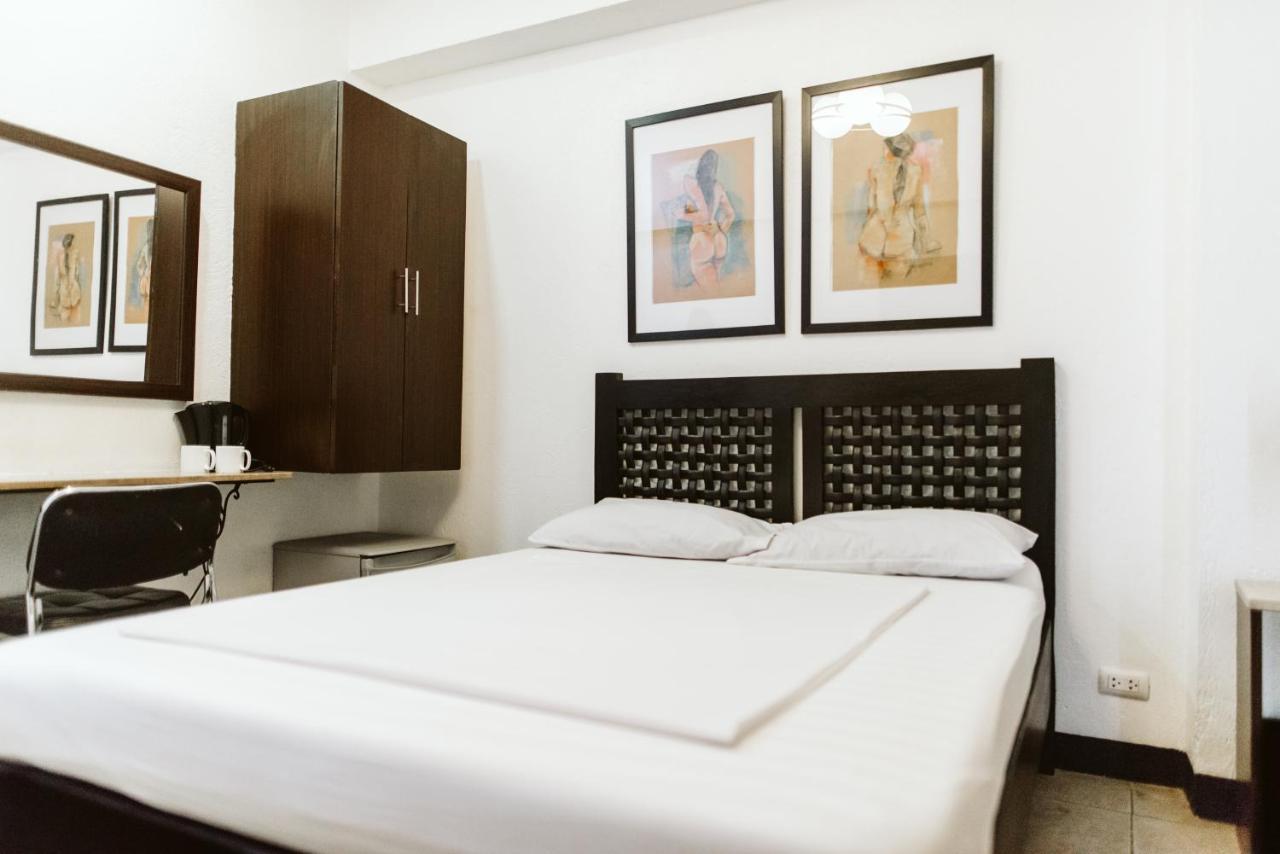 San Agustin Residences Makati City Bagian luar foto